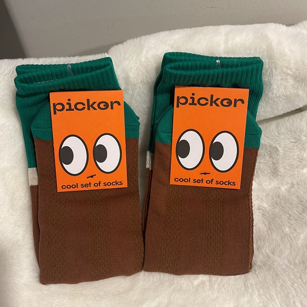 2 Pairs of cute socks
